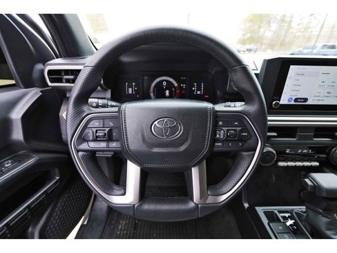 Used 2025 Toyota 4Runner SR5 image 13