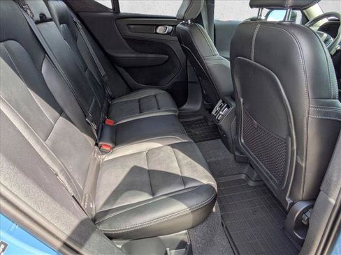 Used 2024 Volvo XC40 B5 Core w/ Climate Package AWD/4WD image 20