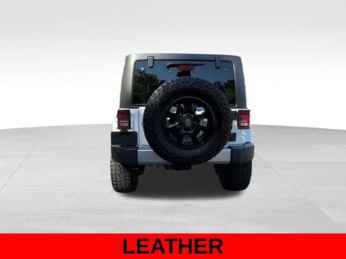 Used 2017 Jeep Wrangler Unlimited Sahara w/ Connectivity Group AWD/4WD image 6