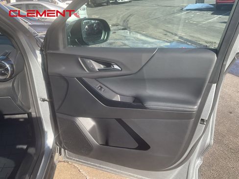 Used 2025 Chevrolet Equinox LT image 32