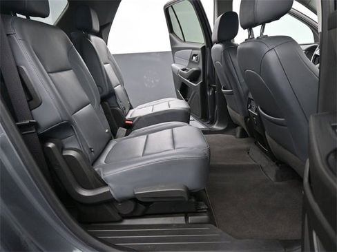 Used 2020 Chevrolet Traverse LT w/ Driver Confidence II Package image 16