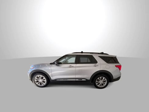 Used 2022 Ford Explorer XLT w/ Equipment Group 202A AWD/4WD image 5