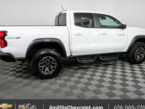 Used 2026 Chevrolet Colorado ZR2 w/ Technology Package AWD/4WD image 2