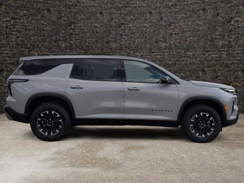 New 2026 Chevrolet Traverse Z71 w/ Enhanced Driving Package AWD/4WD image 3