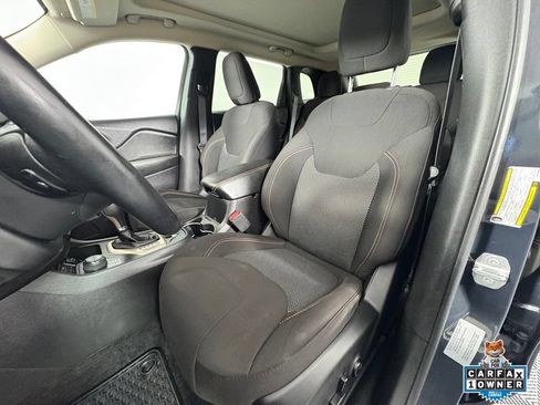 Used 2017 Jeep Cherokee 75th Anniversary AWD/4WD image 17