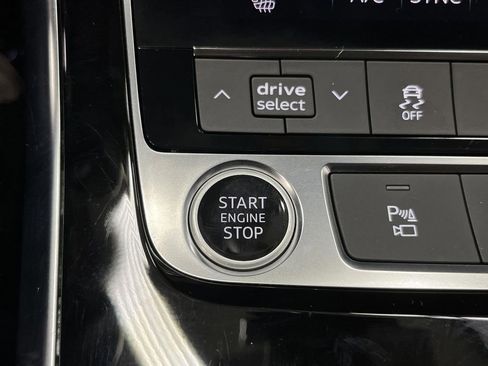 Used 2023 Audi Q7 3.0T Premium w/ Convenience Package image 25