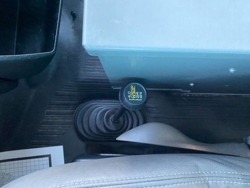 Used 2012 Chevrolet Express 2500 image 13