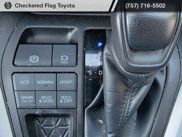 Used 2023 Toyota RAV4 LE AWD/4WD image 18