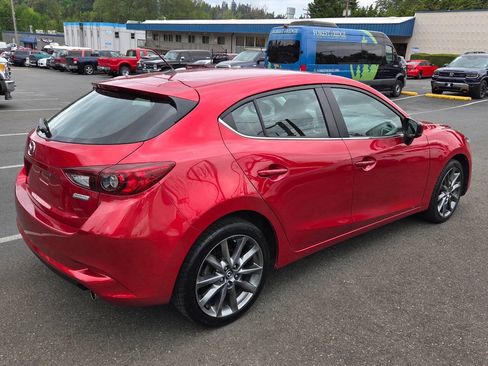 Used 2018 MAZDA MAZDA3 Touring FWD image 7