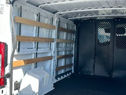 Used 2025 RAM ProMaster 2500 w/ U-Haul Equipment Group FWD image 9