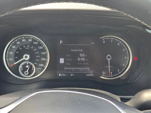 Used 2025 Genesis G70 2.5T image 22