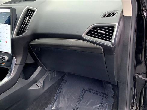 Used 2023 Ford Edge Titanium image 27