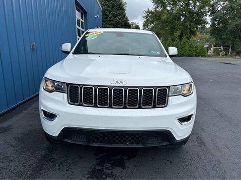 Used 2021 Jeep Grand Cherokee Laredo image 11