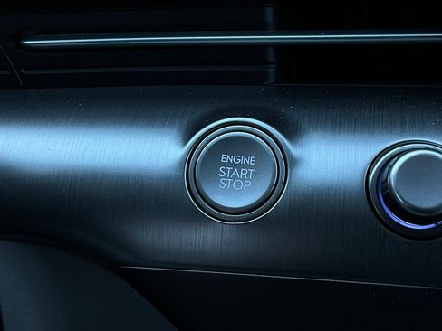 Used 2025 Hyundai Kona SEL image 29