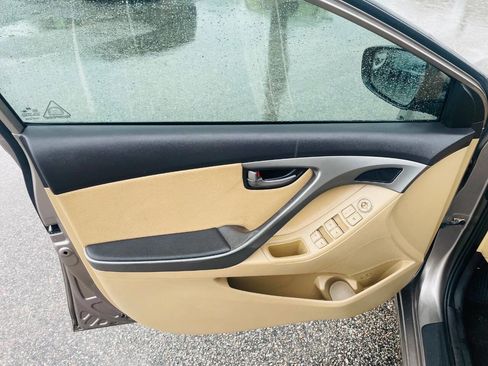 Used 2012 Hyundai Elantra Limited w/ Technology Pkg 5 image 20
