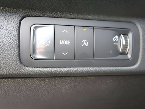 Used 2025 Chevrolet Traverse High Country w/ LPO, Floor Liner Package FWD image 20