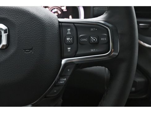 Used 2025 RAM 3500 Laramie AWD/4WD image 18