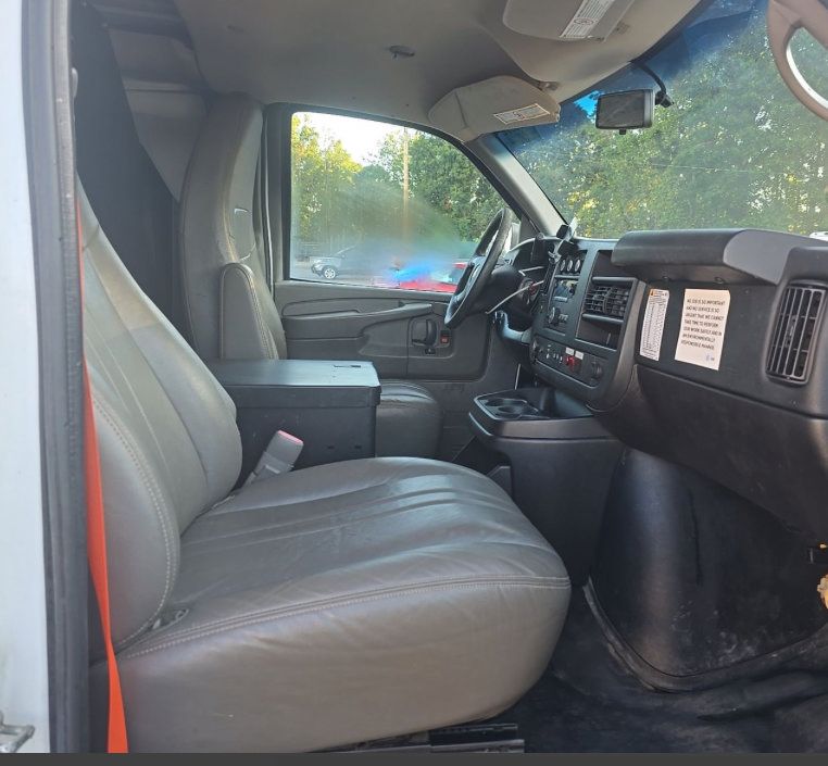 Used 2014 Chevrolet Express 2500 RWD image 10