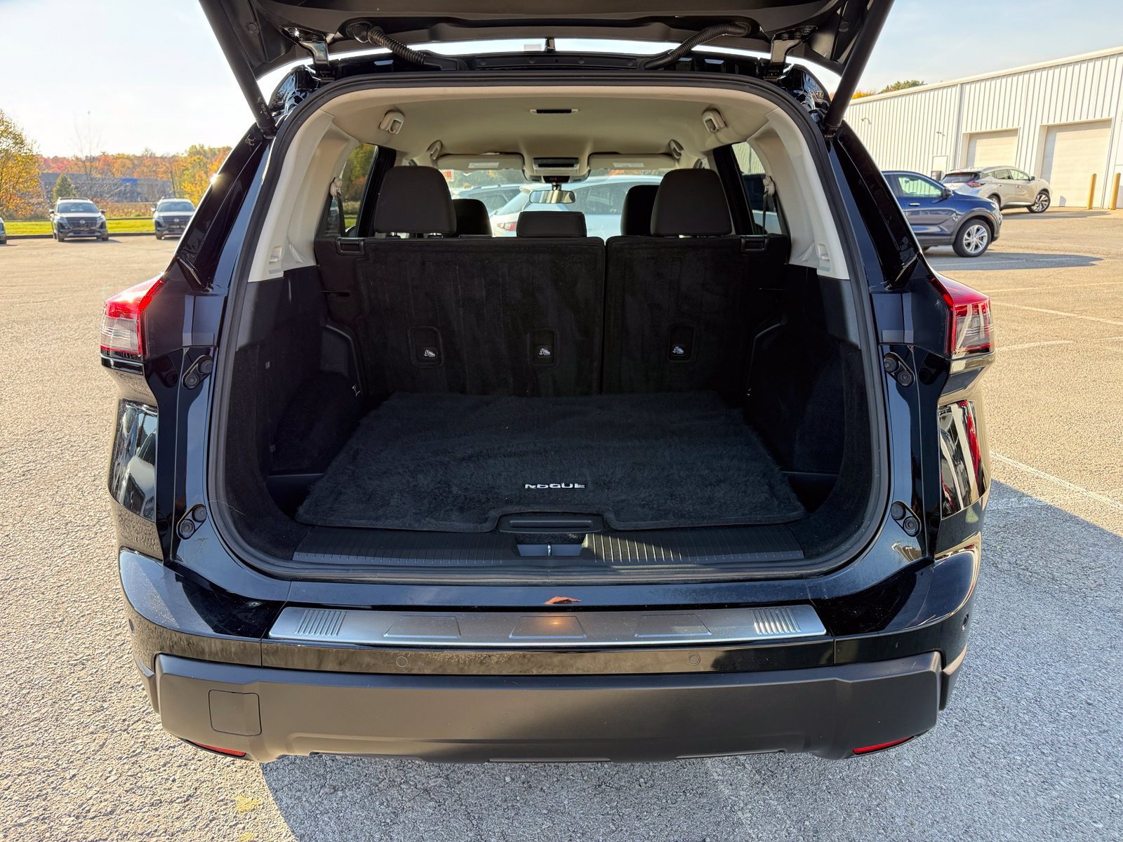 Used 2025 Nissan Rogue SV AWD/4WD image 42