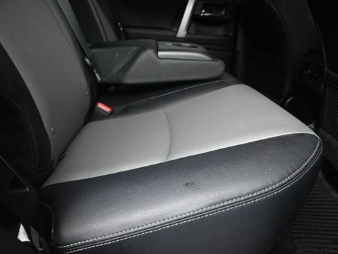 Used 2021 Toyota 4Runner SR5 Premium w/ Moonroof Package RWD image 22