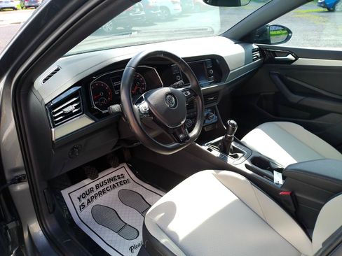 Used 2020 Volkswagen Jetta R-Line FWD image 11