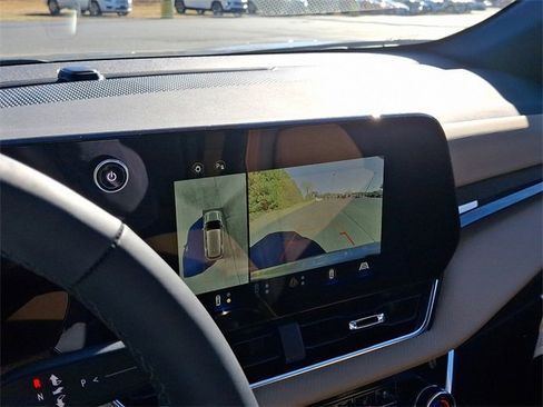 New 2025 Chevrolet Equinox ACTIV w/ Safety and Technology Package image 14