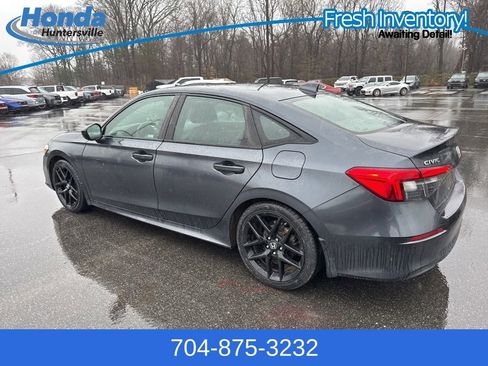 Used 2023 Honda Civic Sport image 6