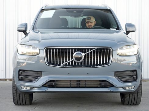 Used 2020 Volvo XC90 T6 Momentum image 6