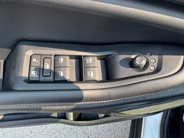 Used 2023 Jeep Grand Cherokee L Laredo AWD/4WD image 11
