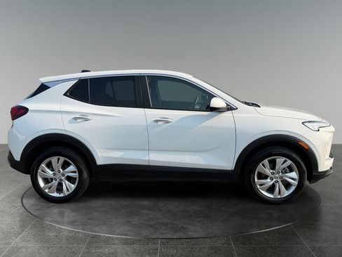 Used 2025 Buick Encore GX Preferred AWD/4WD image 9
