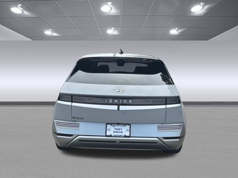 Certified 2024 Hyundai Ioniq 5 Limited RWD image 8