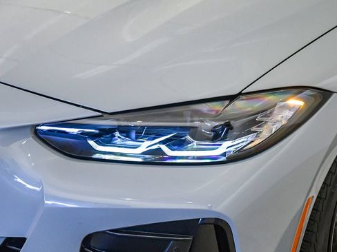 Used 2024 BMW M440i Coupe w/ Premium Package RWD image 9