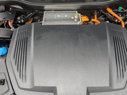 Used 2022 Audi e-tron S Premium Plus image 30