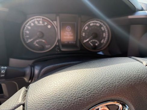 Used 2016 Toyota Tacoma TRD Sport w/ Premium & Technology Package image 13