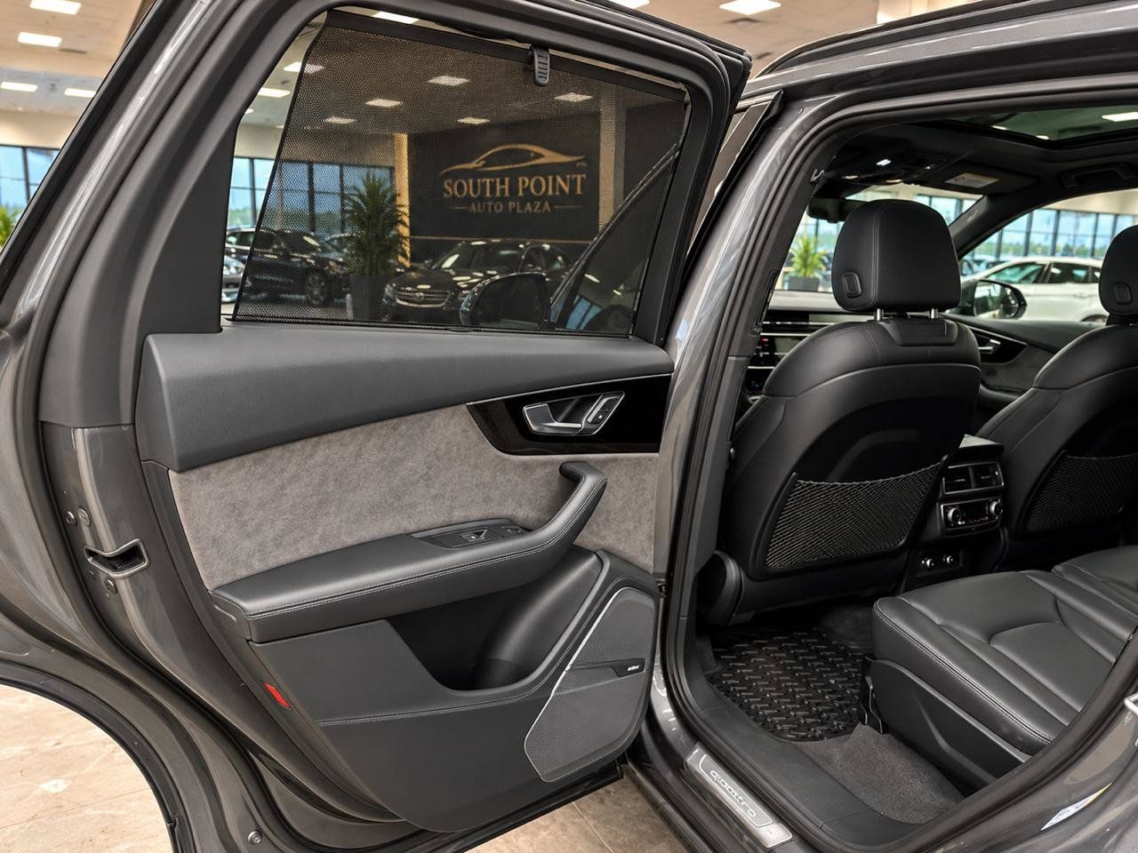 Used 2018 Audi Q7 3.0T Prestige w/ Prestige Package AWD/4WD image 16