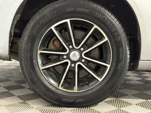 Used 2016 Dodge Grand Caravan R/T FWD image 40