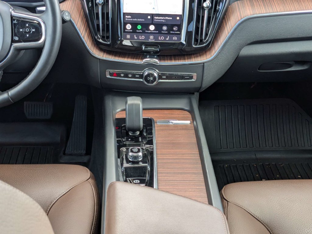 Used 2024 Volvo XC60 B5 Plus w/ Protection Package Premier AWD/4WD image 24