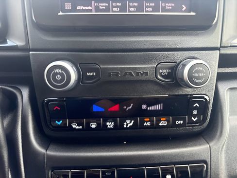 Used 2025 RAM ProMaster 2500 w/ Convenience Group FWD image 15