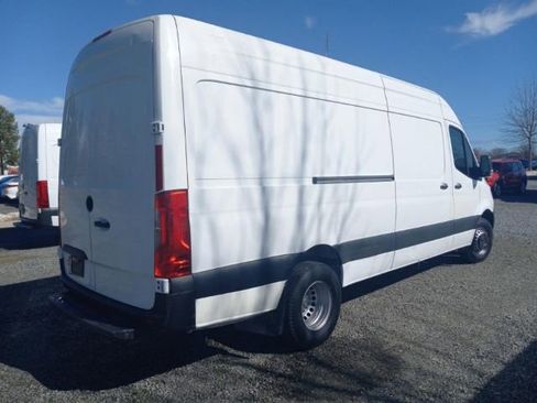 Used 2019 Mercedes-Benz Sprinter 170 Cargo image 2