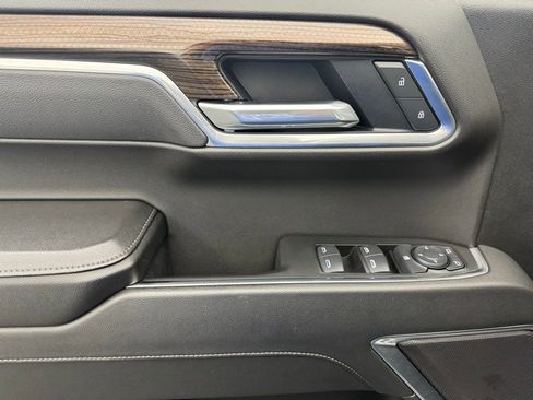 Used 2025 Chevrolet Silverado 1500 LT image 16