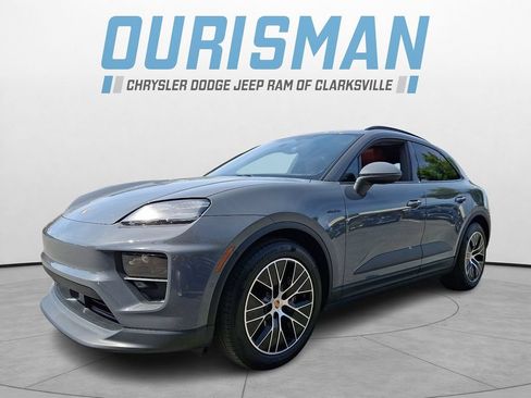 Used 2025 Porsche Macan 4 Electric w/ Premium Package AWD/4WD image 3