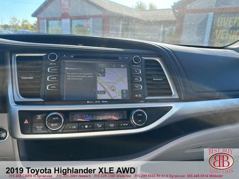 Used 2019 Toyota Highlander XLE AWD/4WD image 35