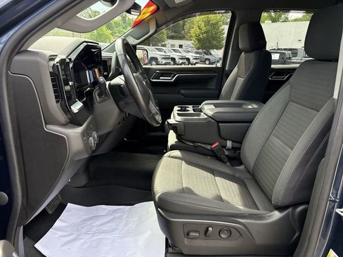 Used 2022 Chevrolet Silverado 1500 LT AWD/4WD image 19