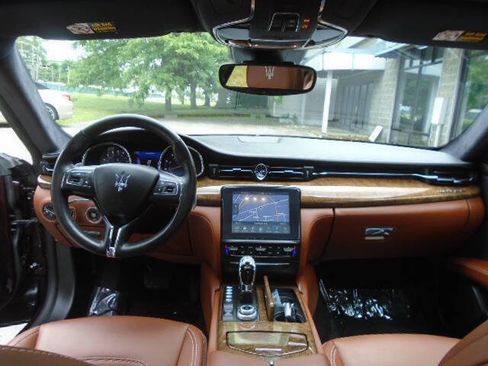 Used 2017 Maserati Quattroporte S GranLusso Q4 AWD/4WD image 12