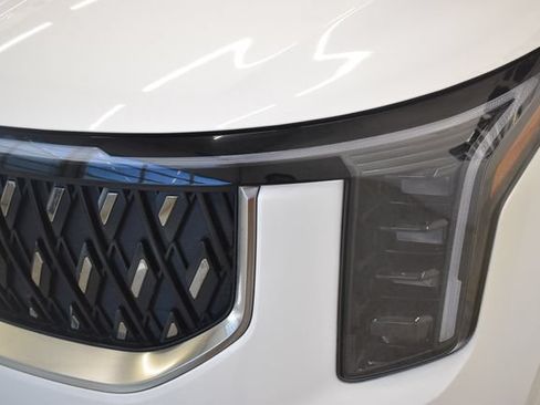 Used 2026 Kia Carnival FWD image 15