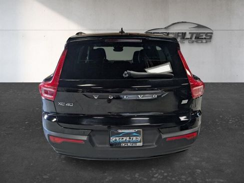 Used 2021 Volvo XC40 P8 Recharge w/ Advanced Package AWD/4WD image 9