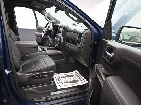 Used 2022 GMC Sierra 1500 SLT w/ SLT Convenience Package image 24