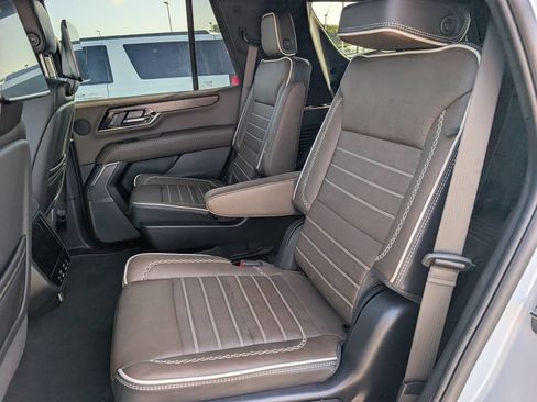 Used 2026 GMC Yukon Denali Ultimate AWD/4WD image 25