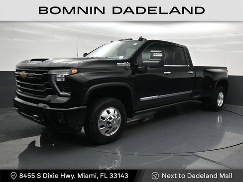 Used 2026 Chevrolet Silverado 3500 High Country w/ High Country Premium Package AWD/4WD image 1