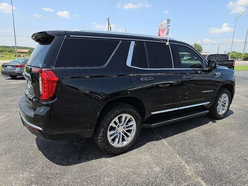Used 2022 GMC Yukon SLT w/ SLT Luxury Package AWD/4WD image 8